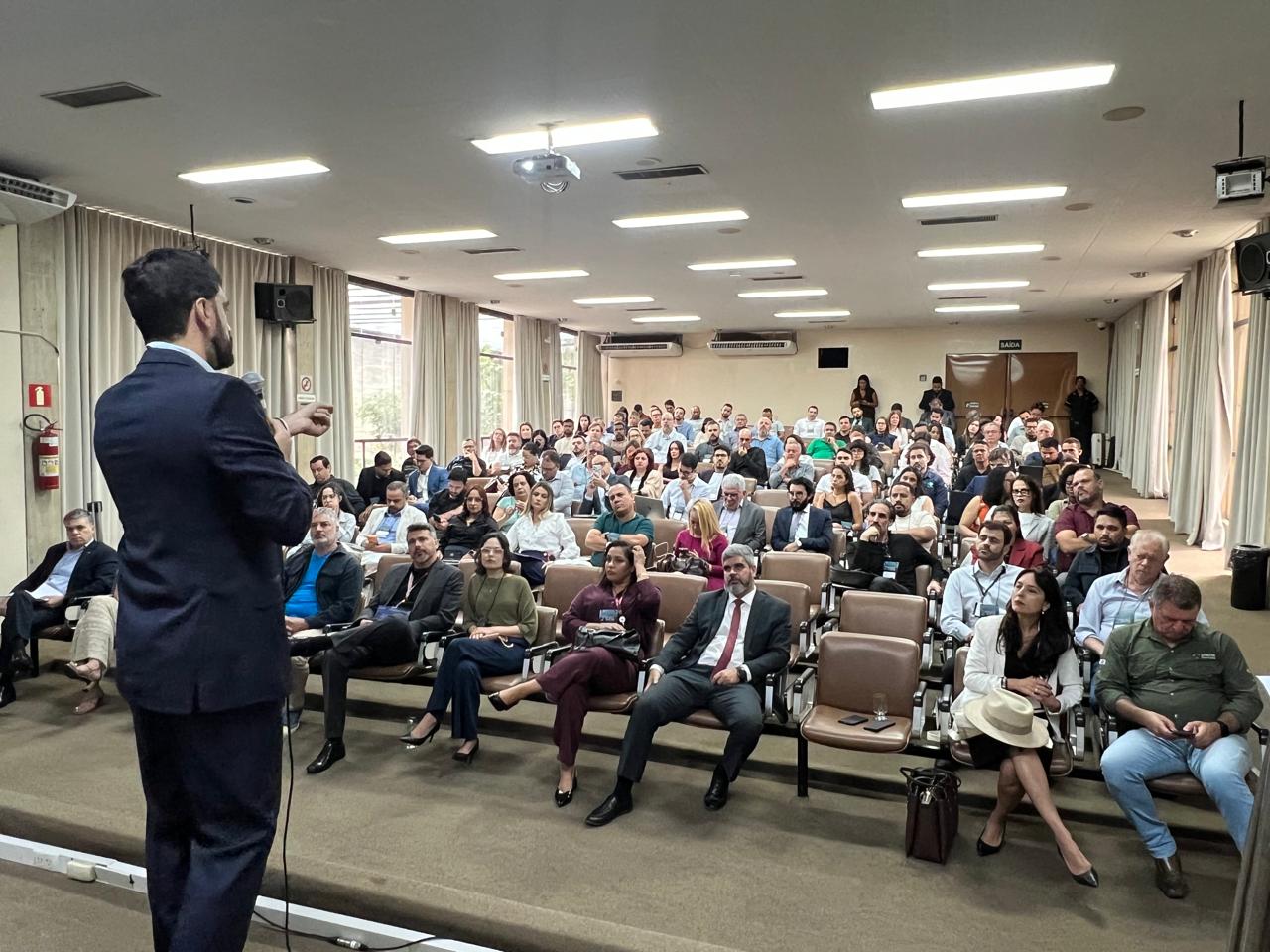 Cohab Minas reúne mais de 100 empresas em 2º Road Show sobre Reurb em Belo Horizonte